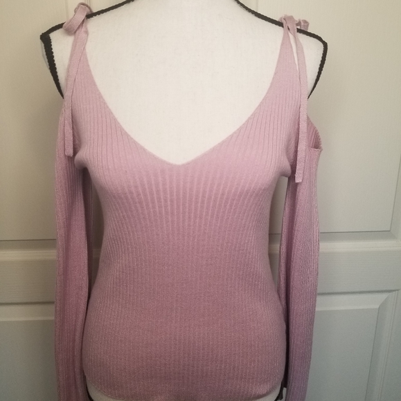 Lavender Cold Shoulder Top - Picture 4 of 6